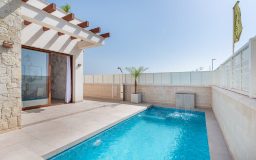 MODERN 3 BED VILLAS WITH POOL & SOLARIUM, 3 MIN WALK TO BEACH