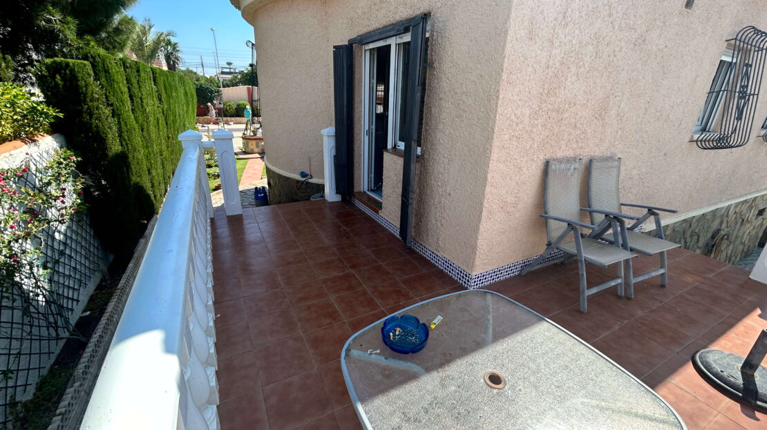 BEAUTIFUL VILLA WITH LARGE PLOT IN SAN LUIS TORREVIEJA Geres Homes