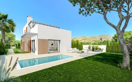 LUXURY VILLA WITH POOL & GARDEN IN PRIME LOCATION