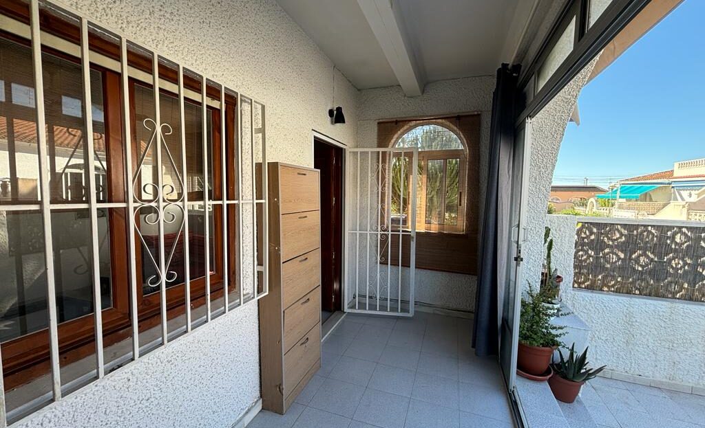 Beautiful Bungalow by the Pink Lagoon in San Luis, Torrevieja Geres