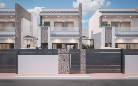 LOVELY DETACHED 3-BED VILLA WITH POOL & SOLARIUM