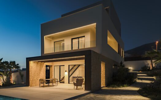 LUXURY 3-STOREY 4-BED MANSION ON LARGE SEA-VIEW PLOT
