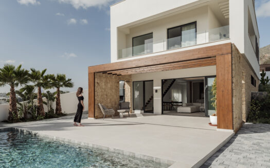 LUXURY 3-STOREY 4-BED MANSION ON LARGE SEA-VIEW PLOT