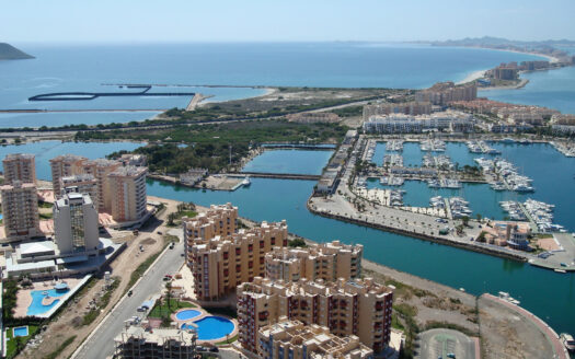 KEY-READY LUXURY APARTMENTS OVERLOOKING LA MANGA MARINA