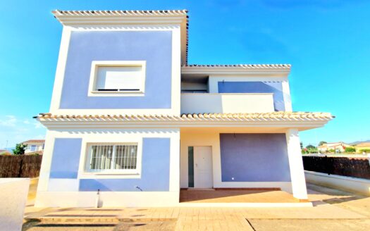 AMAZING-VALUE KEY-READY 4-BED DETACHED VILLA ON HUGE PLOT