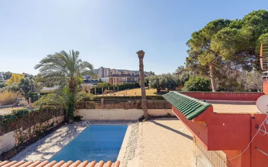 MAGNIFICENT 8-BED DETACHED VILLA WITH POOL IN ALICANTE