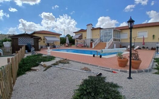 Peaceful Hillside Living with Panoramic Views in Campos de Murcia