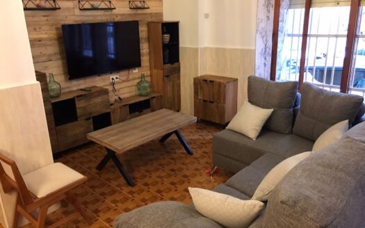 Modern 2-Bedroom Apartment Just 50m from the Beach – With Private Garage