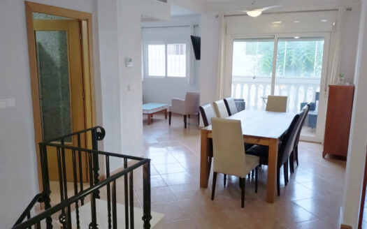 Elegant 4-Bed, 3-Bath Apartment + Pool – Costa Blanca Comfort