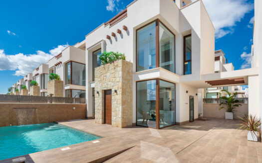 KEY-READY FURNISHED 3-BED VILLAS NEAR LOS MONTESINOS