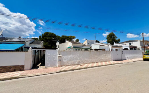 DETACHED HOUSE / VILLA IN EL CHAPARRAL