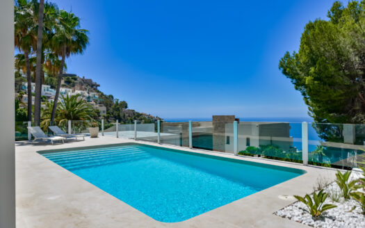 KEY-READY LUXURY OCEAN-VIEW VILLA WITH POOL IN ALTEA HILLS
