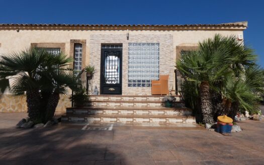 VILLA IN RAFAL