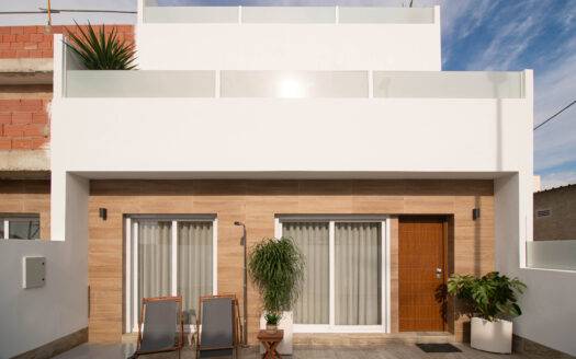 LAST TOWNHOUSE IN PROJECT! NEW 3-BED HOME WITH POOL & SOLARIUM