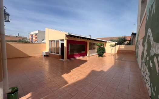 Spacious Mediterranean Villa with 490 m² Private Plot in Formentera del Segura
