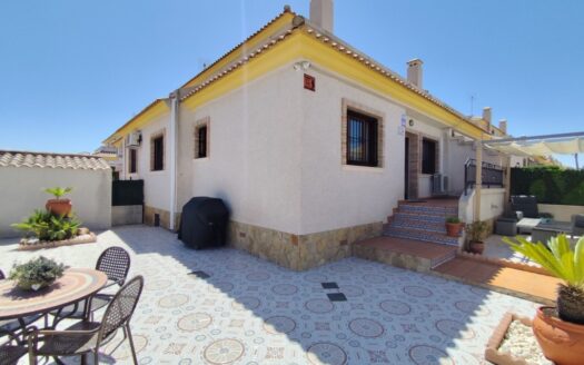 QUAD HOUSE IN VILLAMARTIN