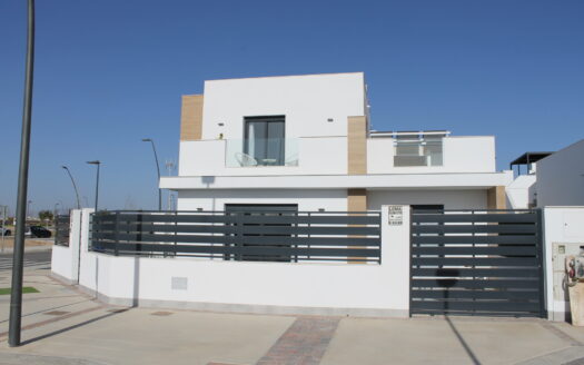 KEY-READY 3-BED VILLA WITH POOL & SOLARIUM ON POPULAR EL ALBA RESORT