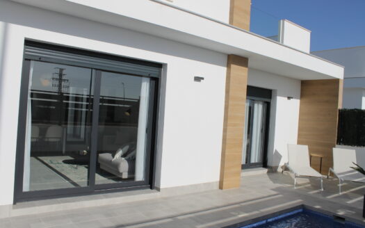KEY-READY 3-BED VILLA WITH POOL & SOLARIUM ON POPULAR EL ALBA RESORT