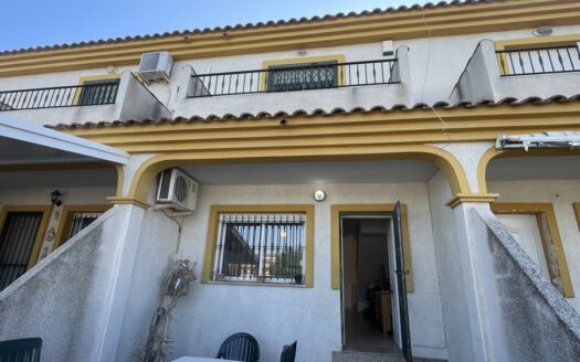 TOWNHOUSE IN DAYA NUEVA