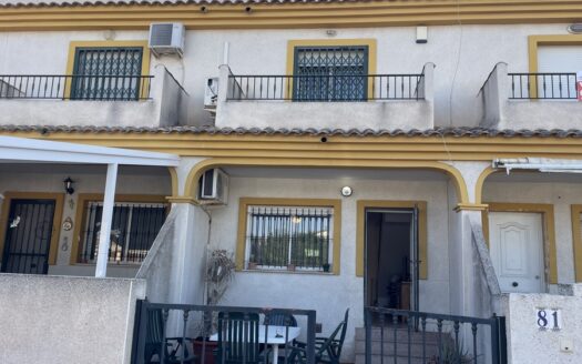 TOWNHOUSE IN DAYA NUEVA