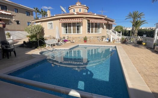 DETACHED HOUSE VILLA IN CIUDAD QUESADA