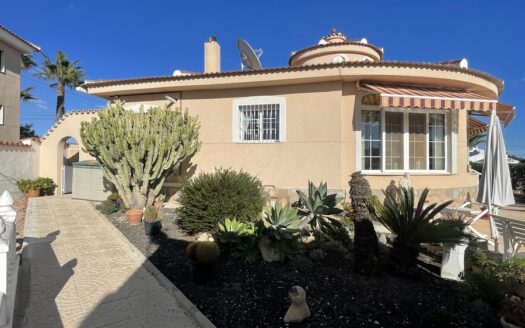 DETACHED HOUSE VILLA IN CIUDAD QUESADA