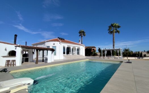 VILLA IN EL MUDAMIENTO