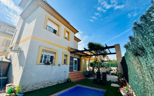VILLA DETACHED IN LOS MONTESINOS