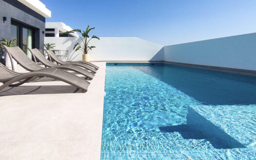 FURNISHED 4-BED SHOW-HOUSE VILLA WITH 10m POOL & CUSTOM EXTRAS