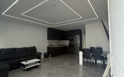 Sun, Comfort & Mediterranean Charm – Renovated Home with Private Solarium