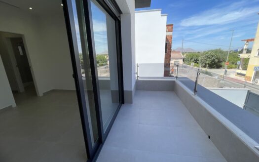 BRAND-NEW KEY-READY 3-BED VILLAS IN HEREDADES