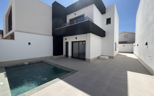 BRAND-NEW KEY-READY 3-BED VILLAS IN HEREDADES