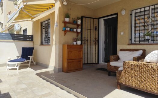 GARDEN APARTMENT IN TORREVIEJA