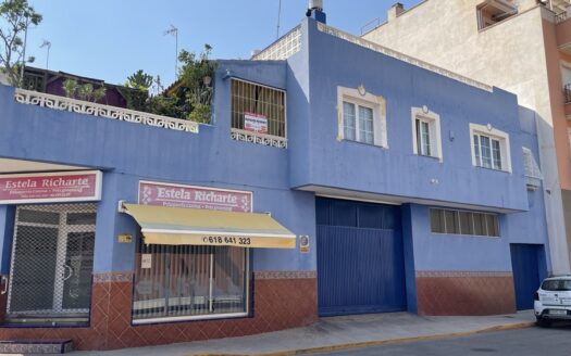 CASA DE PUEBLO IN ROJALES