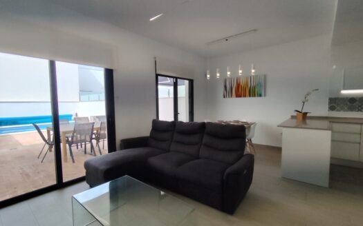 VILLA IN PILAR DE LA HORADADA