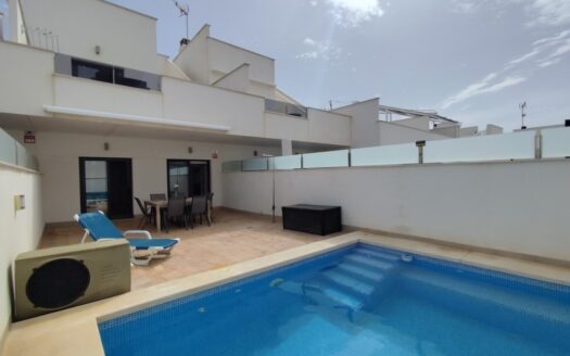 VILLA IN PILAR DE LA HORADADA