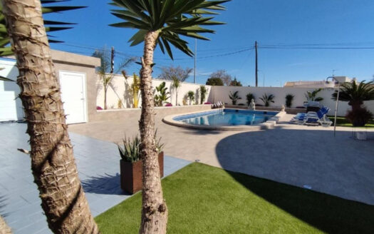 VILLA IN TORREVIEJA