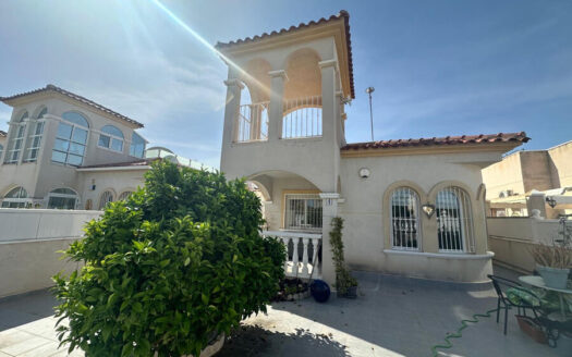 VILLA IN LO CRISPIN