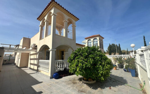 VILLA IN LO CRISPIN