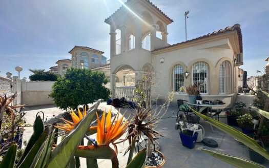 VILLA IN LO CRISPIN