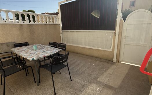 CHARMING 1-BEDROOM BUNGALOW WITH COMMUNAL POOL IN EL CHAPARRAL