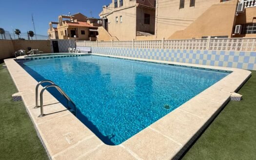 CHARMING 1-BEDROOM BUNGALOW WITH COMMUNAL POOL IN EL CHAPARRAL