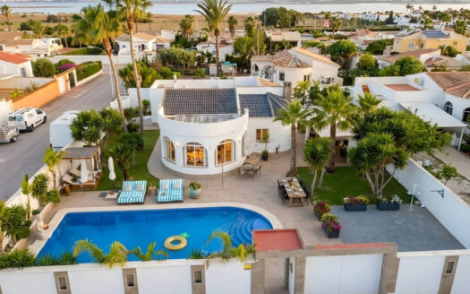 VILLA IN TORREVIEJA