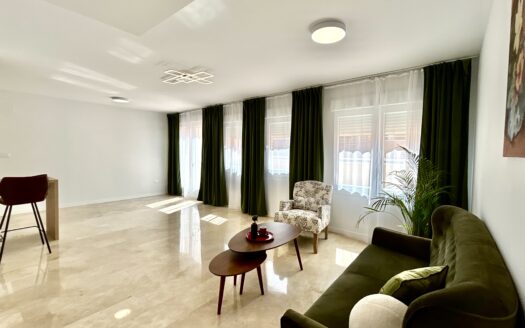 NEW & AMAZING 2-BED CITY CENTRE PENTHOUSE IN HEART OF ALICANTE