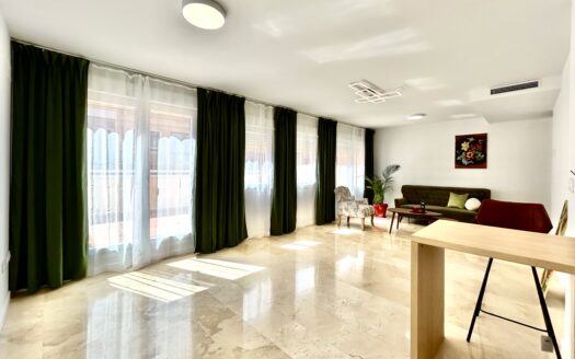 NEW & AMAZING 2-BED CITY CENTRE PENTHOUSE IN HEART OF ALICANTE