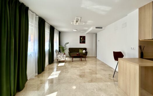 NEW & AMAZING 2-BED CITY CENTRE PENTHOUSE IN HEART OF ALICANTE