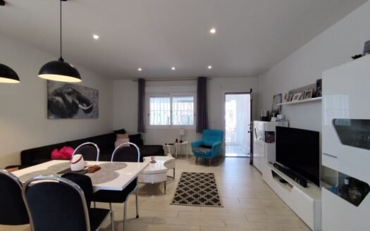 CORNER TOWNHOUSE IN TORREVIEJA
